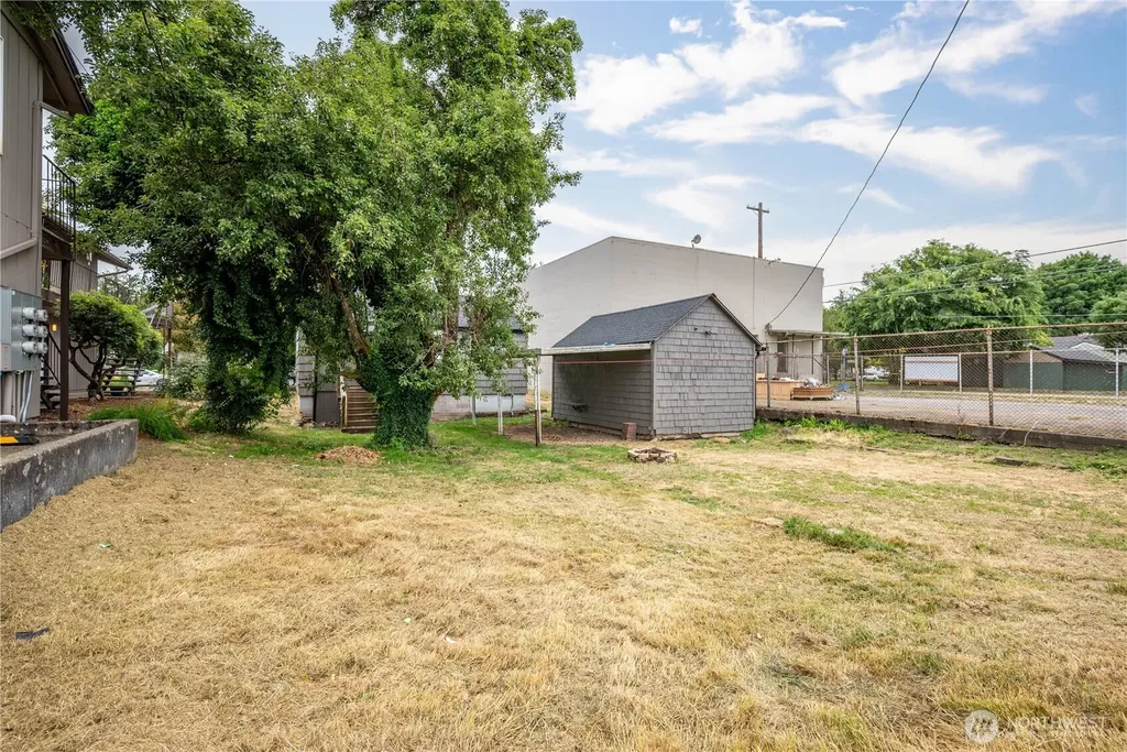 1158 10th Avenue Longview WA 98632