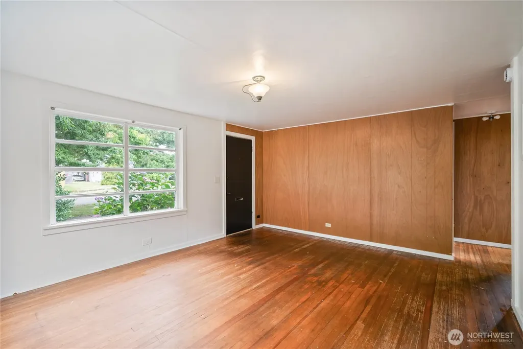 1158 10th Avenue Longview WA 98632