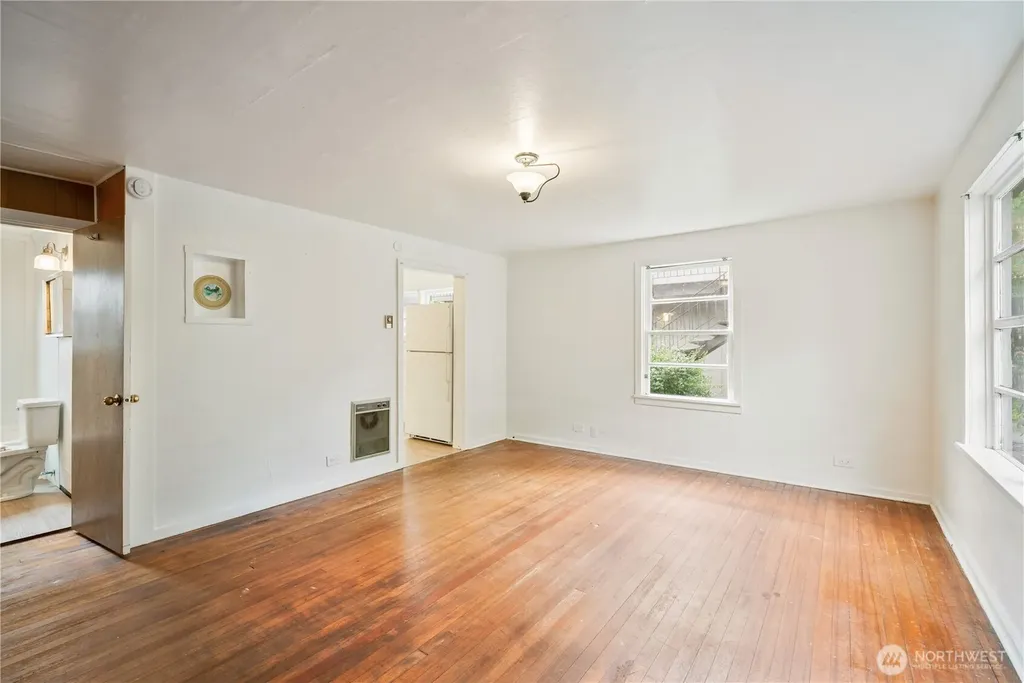 1158 10th Avenue Longview WA 98632