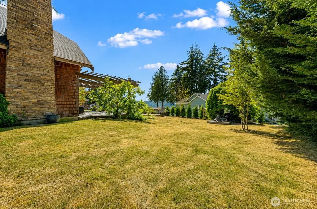 516 1st Street Steilacoom WA 98388