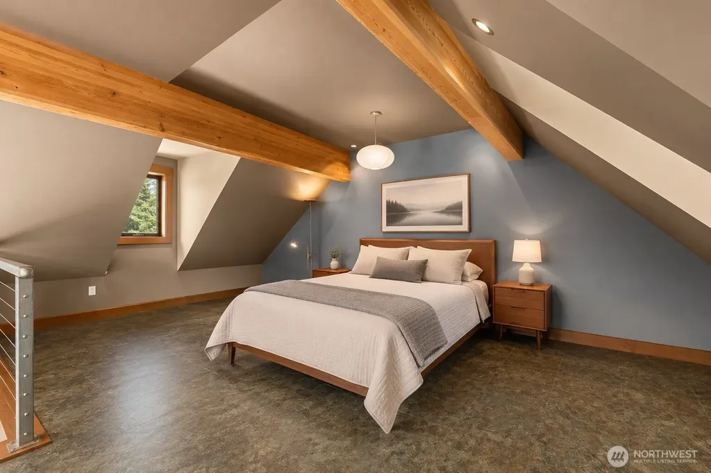 516 1st Street Steilacoom WA 98388