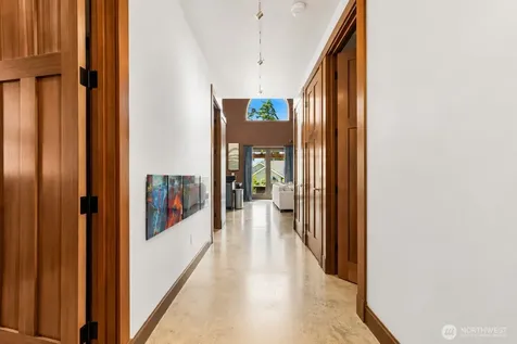516 1st Street Steilacoom WA 98388