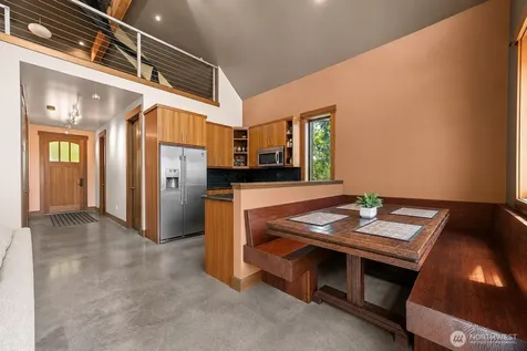 516 1st Street Steilacoom WA 98388