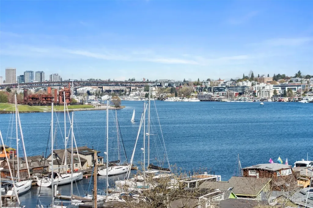 2400 8th Avenue N Seattle WA 98109