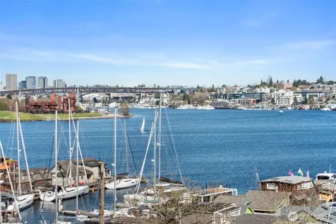 2400 8th Avenue N Seattle WA 98109