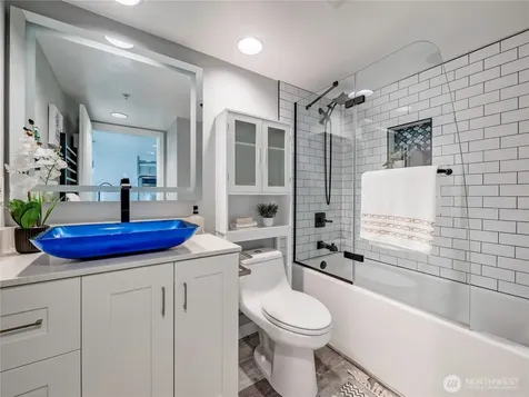 2929 1st Avenue Seattle WA 98121