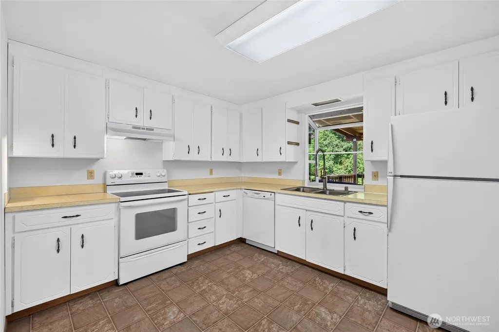 15305 19th Avenue Ct E Tacoma WA 98445