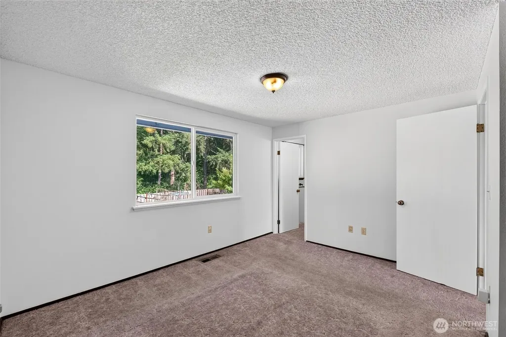15305 19th Avenue Ct E Tacoma WA 98445