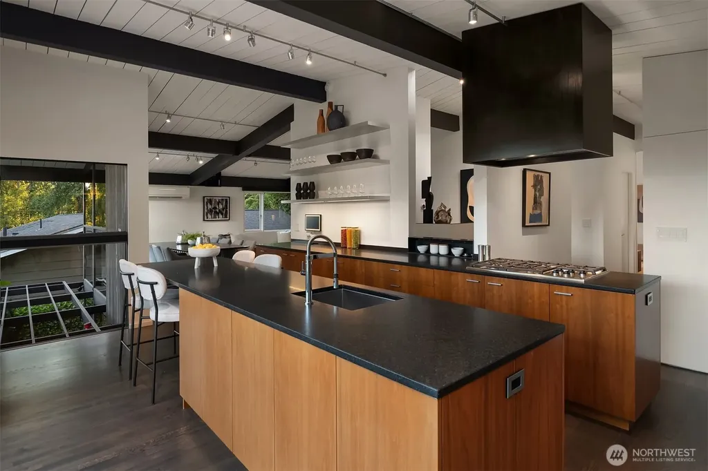 3908 NE 38th Street Seattle WA 98105