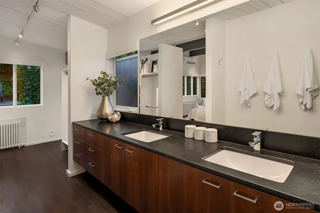 3908 NE 38th Street Seattle WA 98105