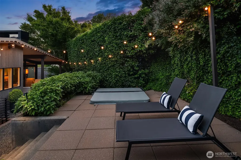 3908 NE 38th Street Seattle WA 98105