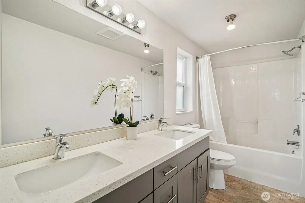 11839 79th Avenue S Seattle WA 98178