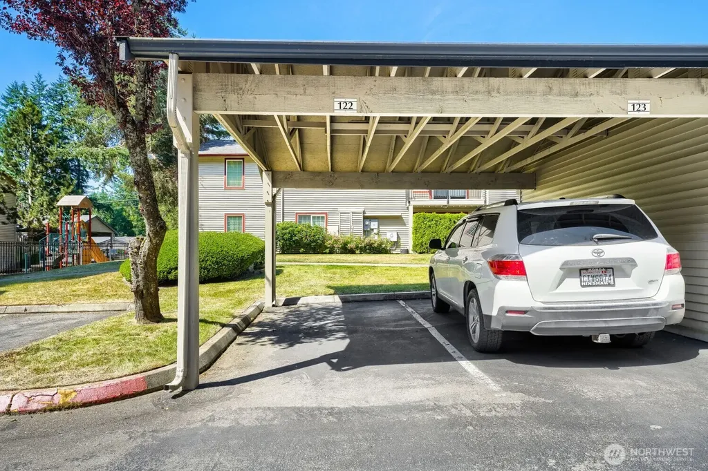 25025 SE Klahanie Boulevard Sammamish WA 98029