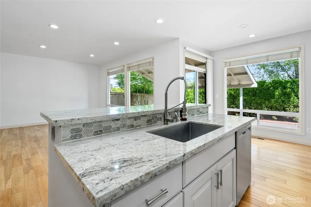 24312 E Main Drive Sammamish WA 98074