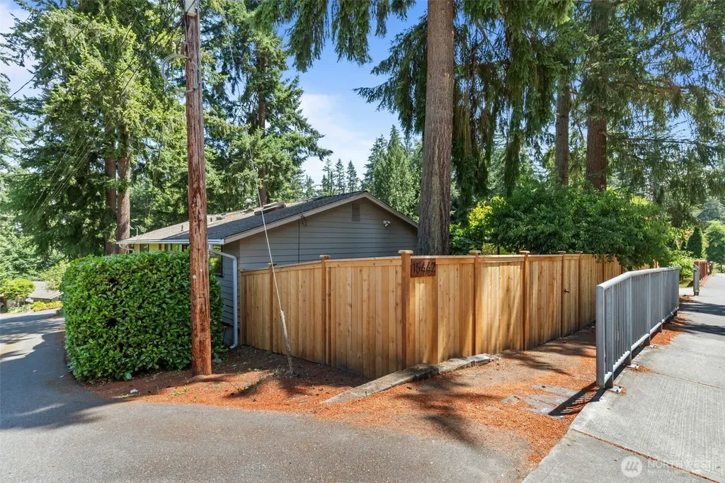 15442 SE 22nd Place Bellevue WA 98007