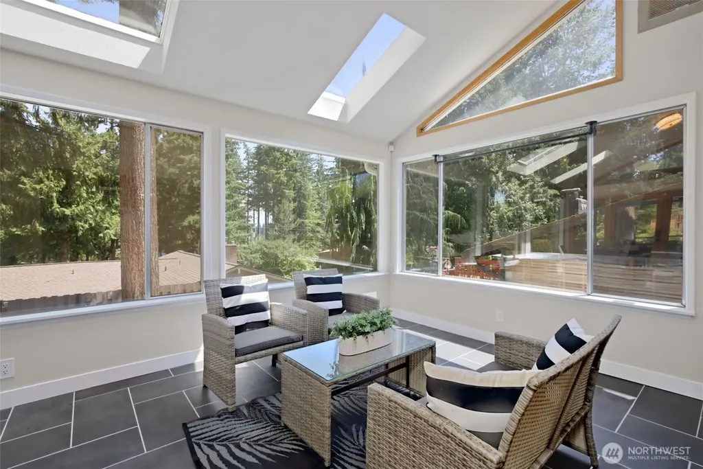 15442 SE 22nd Place Bellevue WA 98007
