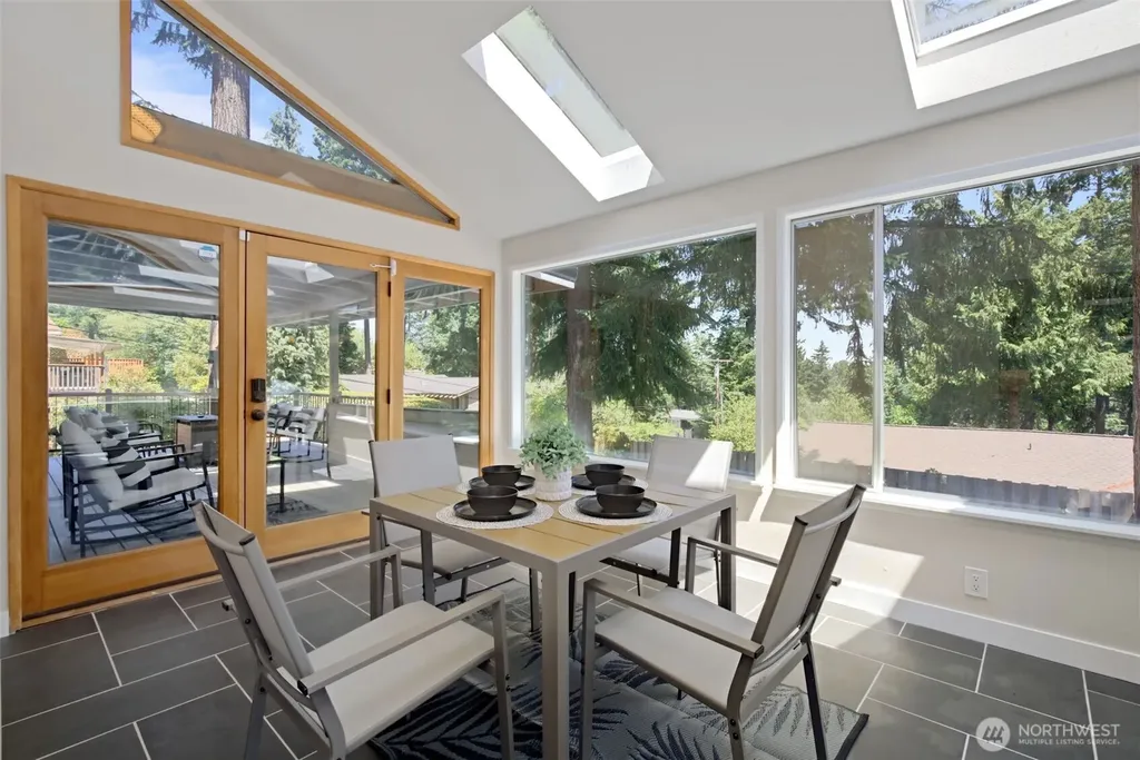 15442 SE 22nd Place Bellevue WA 98007