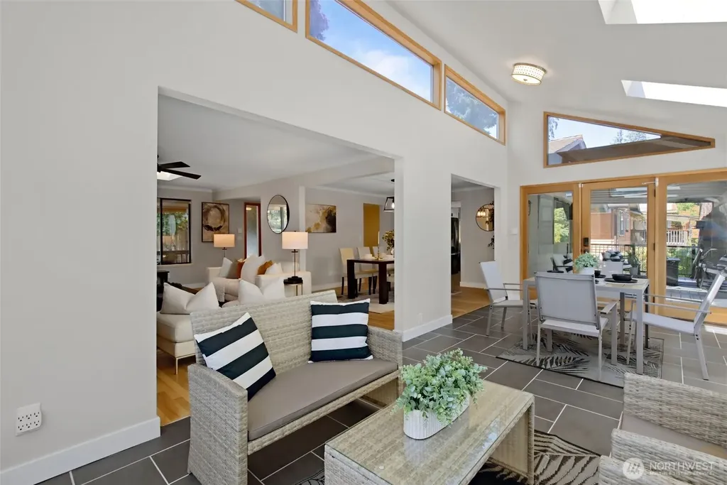 15442 SE 22nd Place Bellevue WA 98007