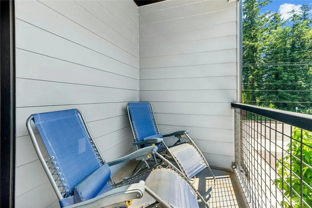 13710 Ash Way Everett WA 98204