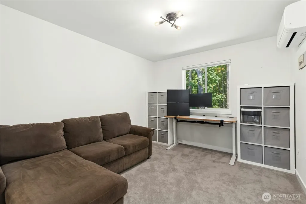13710 Ash Way Everett WA 98204