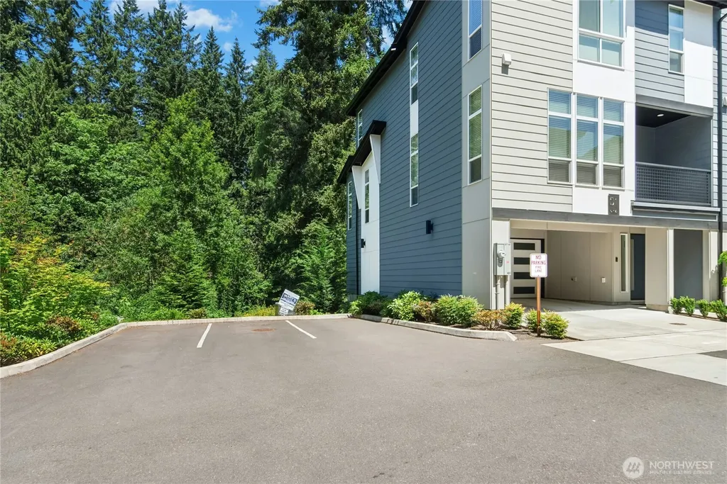 13710 Ash Way Everett WA 98204