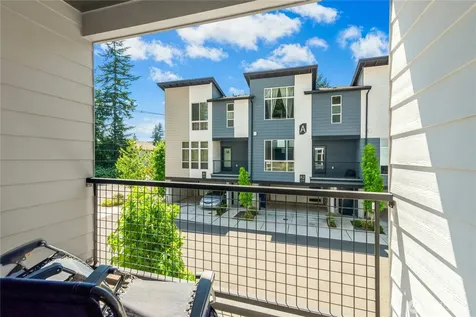 13710 Ash Way Everett WA 98204