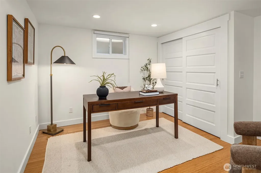 2600 W Howe Street Seattle WA 98199