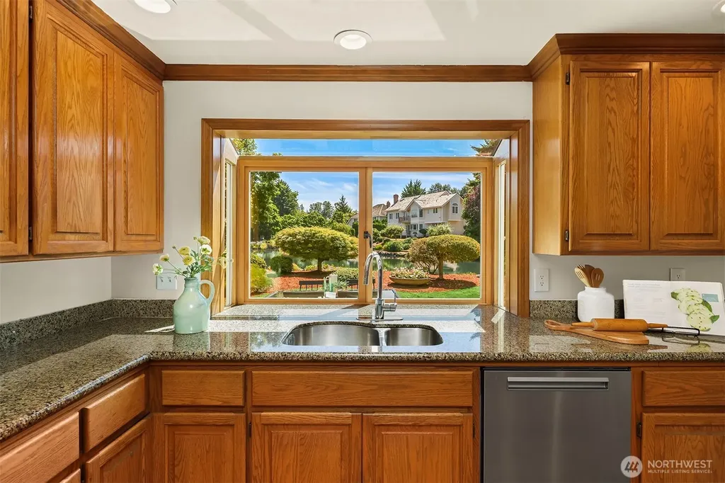 7670 80th Place SE Mercer Island WA 98040