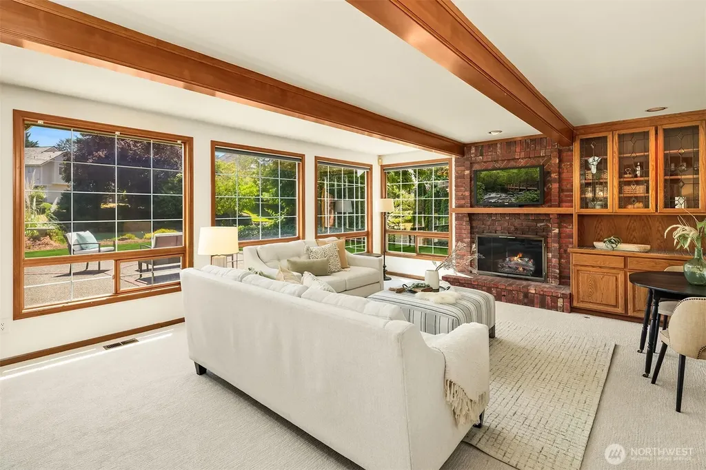 7670 80th Place SE Mercer Island WA 98040