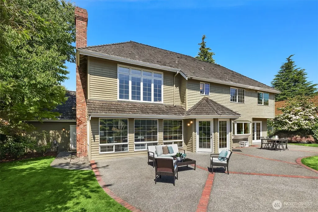 7670 80th Place SE Mercer Island WA 98040