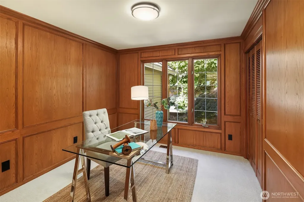 7670 80th Place SE Mercer Island WA 98040