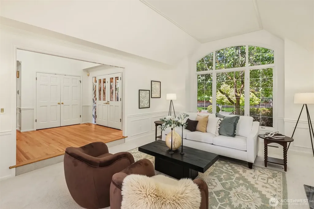 7670 80th Place SE Mercer Island WA 98040
