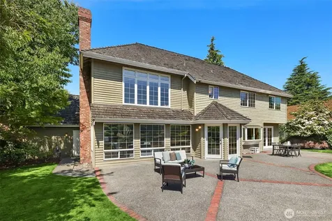 7670 80th Place SE Mercer Island WA 98040