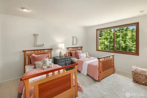7670 80th Place SE Mercer Island WA 98040