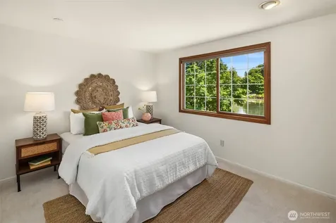7670 80th Place SE Mercer Island WA 98040