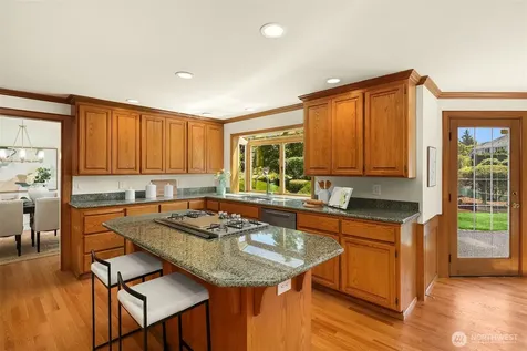7670 80th Place SE Mercer Island WA 98040