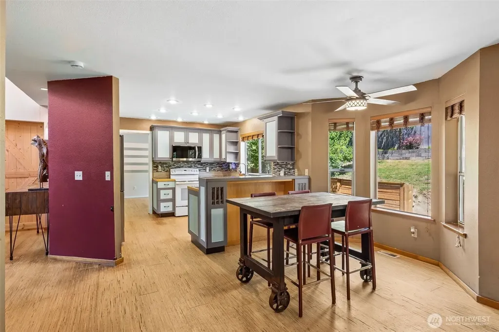 35012 13th Place SW Federal Way WA 98023