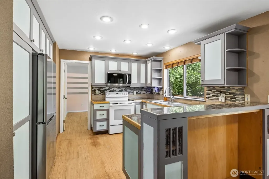 35012 13th Place SW Federal Way WA 98023