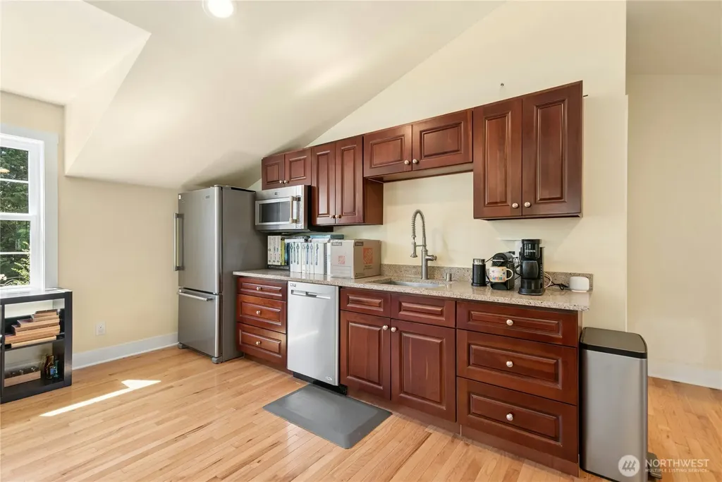 24632 NE 72nd Street Redmond WA 98053
