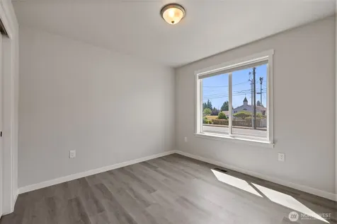 9411 Yakima Avenue Tacoma WA 98444