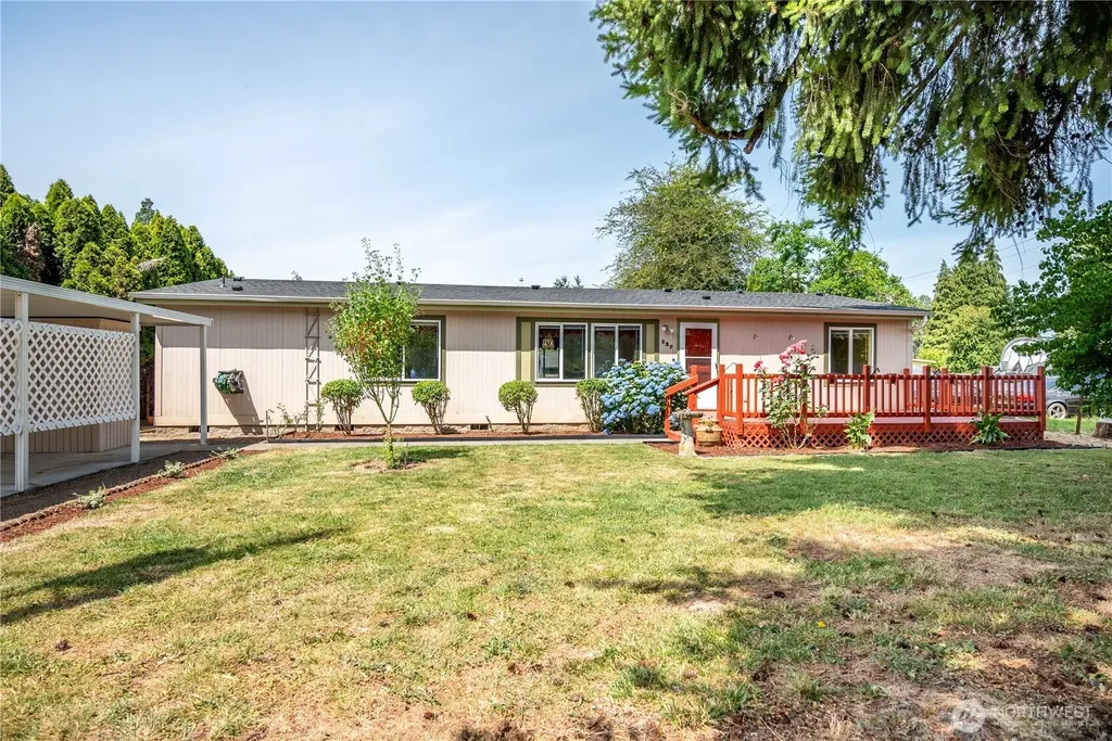 827 NE Woodard Avenue Castle Rock WA 98611