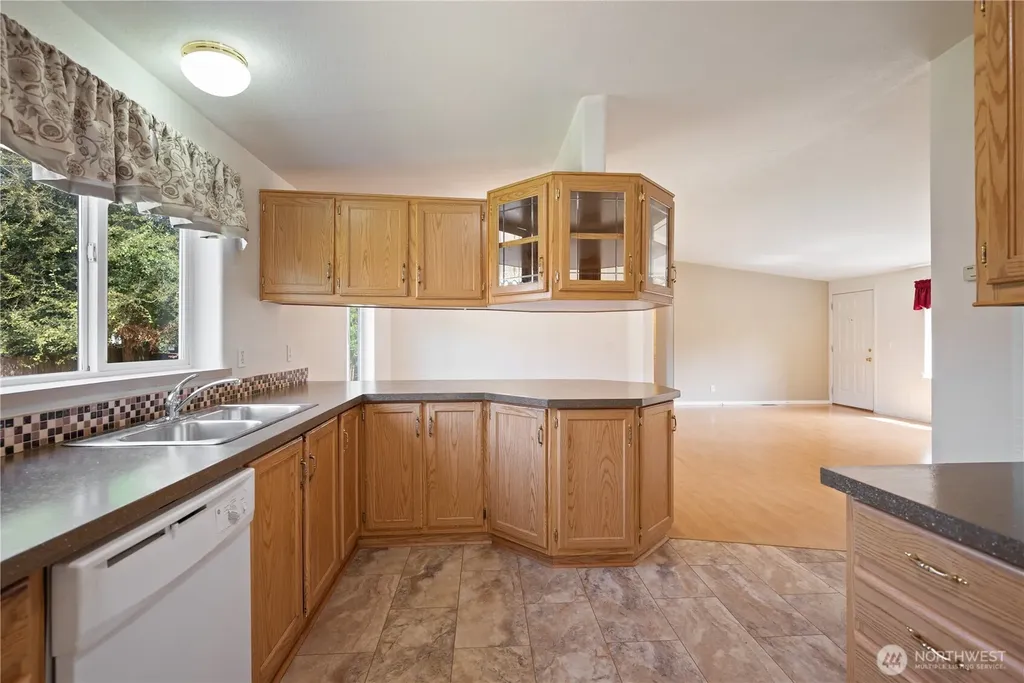 827 NE Woodard Avenue Castle Rock WA 98611