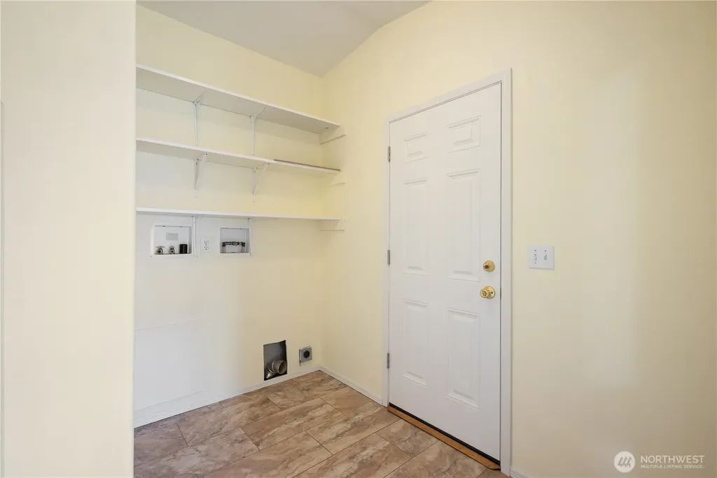 827 NE Woodard Avenue Castle Rock WA 98611