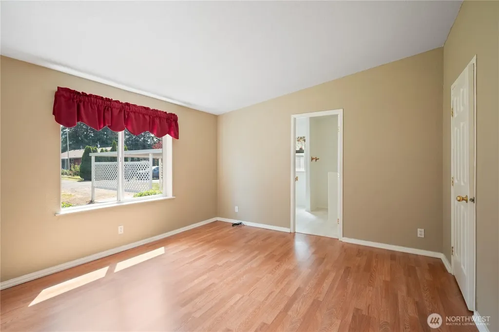 827 NE Woodard Avenue Castle Rock WA 98611