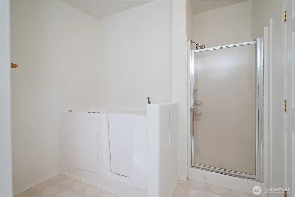 827 NE Woodard Avenue Castle Rock WA 98611