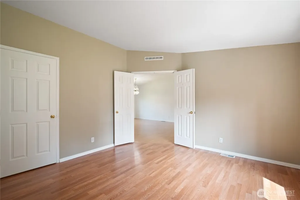 827 NE Woodard Avenue Castle Rock WA 98611
