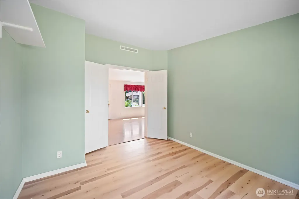827 NE Woodard Avenue Castle Rock WA 98611