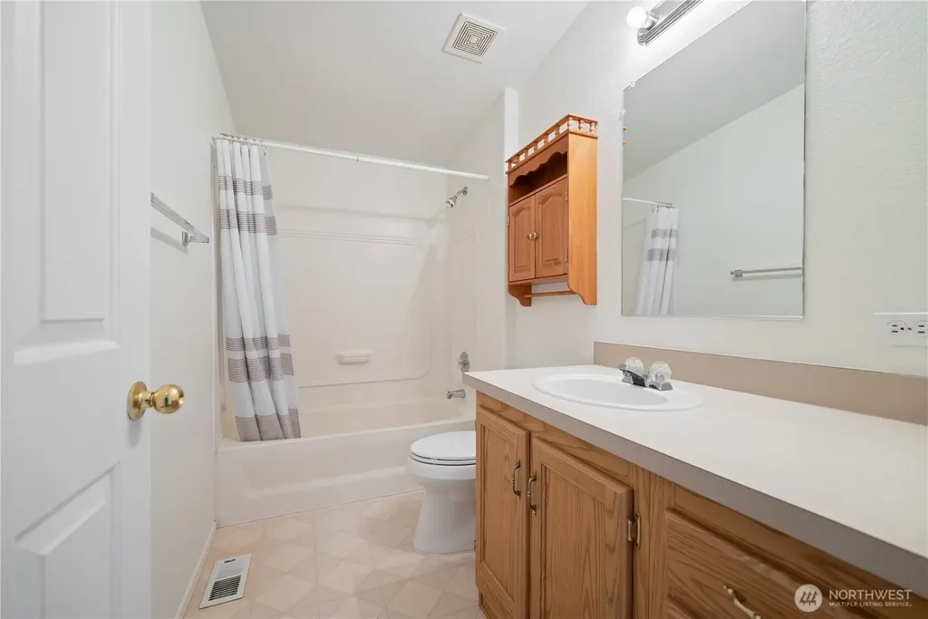 827 NE Woodard Avenue Castle Rock WA 98611