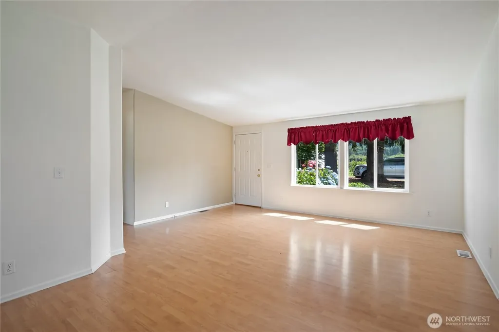 827 NE Woodard Avenue Castle Rock WA 98611