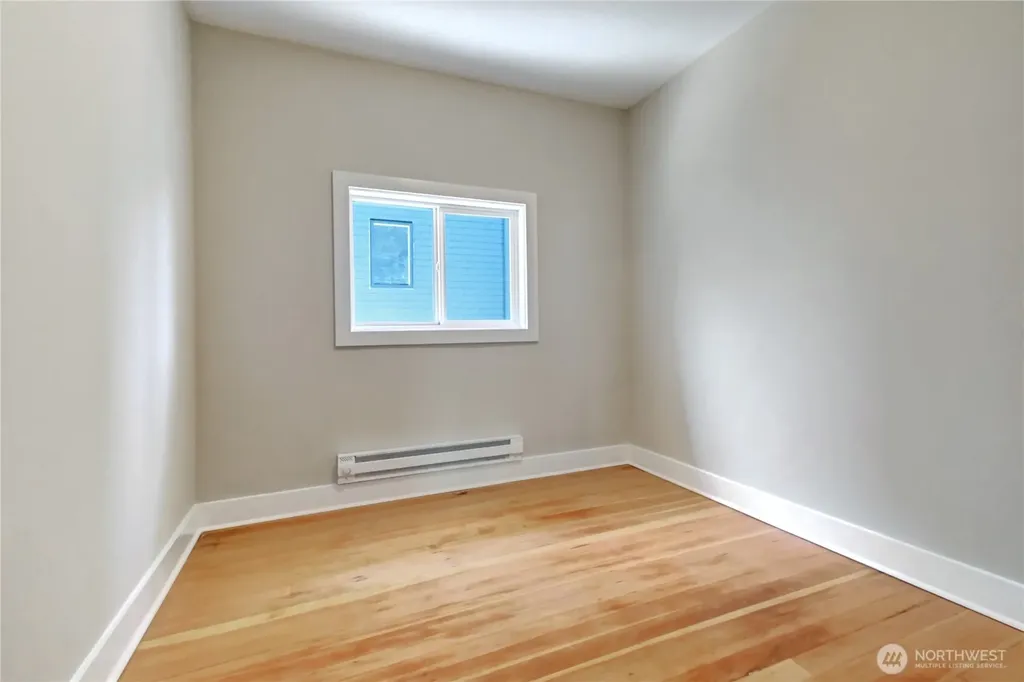 7043 17 Avenue NW Seattle WA 98117